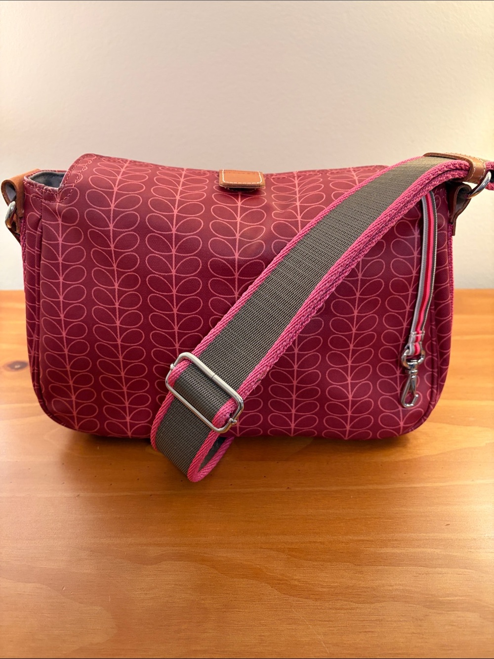 Vintage Orla Kiely Classic Pink Stem Print Crossbody/Shoulder Bag Tan Trim